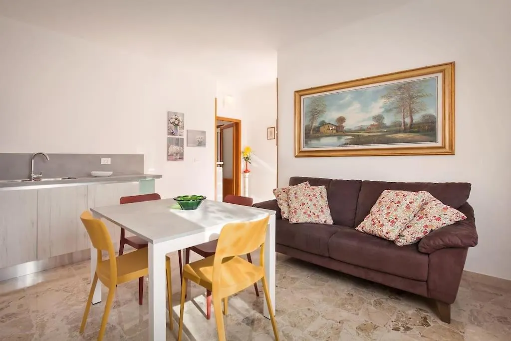 Casa La Palma-Comodo Appartamento Vicino Al Lago Costermano 0*,  Italien